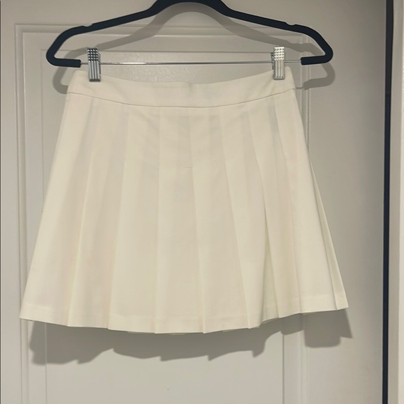 Aritzia Dresses & Skirts - Aritzia Cream Skater Skirt